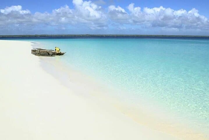Utopia Island Royal Snorkeling — Full-Day Red Sea Adventure from Luxor photo 2
