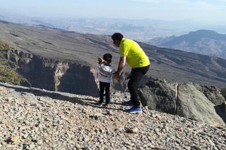 Balcony Walk on Jebel Shams: As Sab (W6) Easy Hike on Oman's Grand Canyon photo 4