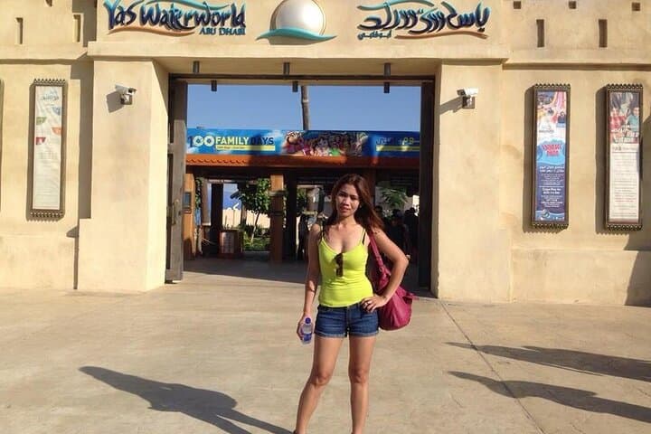 Abu Dhabi City Tour & Yas Waterworld: Full-Day Sightseeing, Mosque Visit and Waterpark Entry