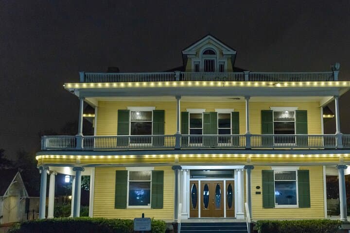 Corpus Christi Walking Ghost Tour: Haunted History & Nighttime Stroll photo 5