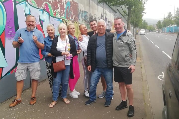 Belfast Political Mural Taxi Tour: Guided History of the Falls, Shankill & Peace Walls