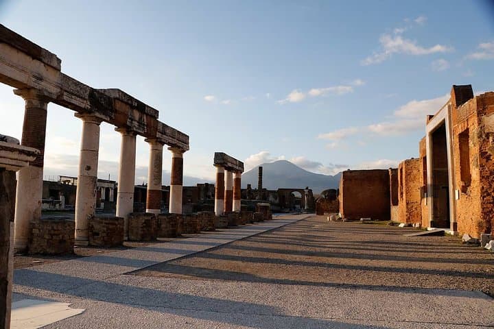 Virtual Tour of Pompeii Archaeological Park — Explore Pompeii from Home