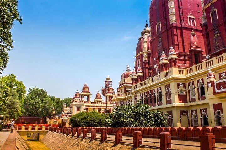 Private Delhi Spiritual Sites Tour — Temples, Gurdwara, Jama Masjid & Akshardham photo 5