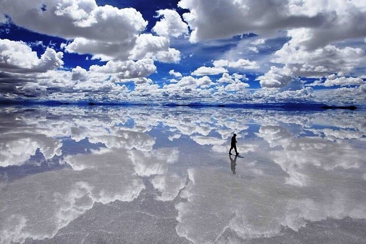 3-Day Uyuni Salt Flats Adventure — Red Lagoons, Geysers & High-Altitude Landscapes photo 2