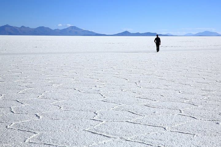 3-Day Uyuni Salt Flats Adventure — Red Lagoons, Geysers & High-Altitude Landscapes photo 3