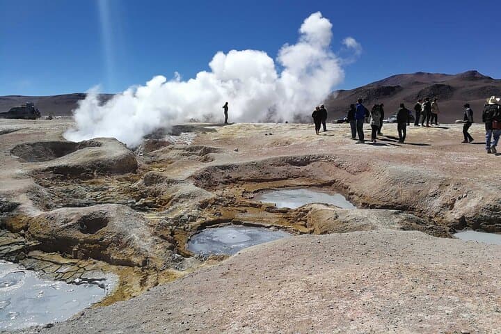 3-Day Uyuni Salt Flats Adventure — Red Lagoons, Geysers & High-Altitude Landscapes photo 4