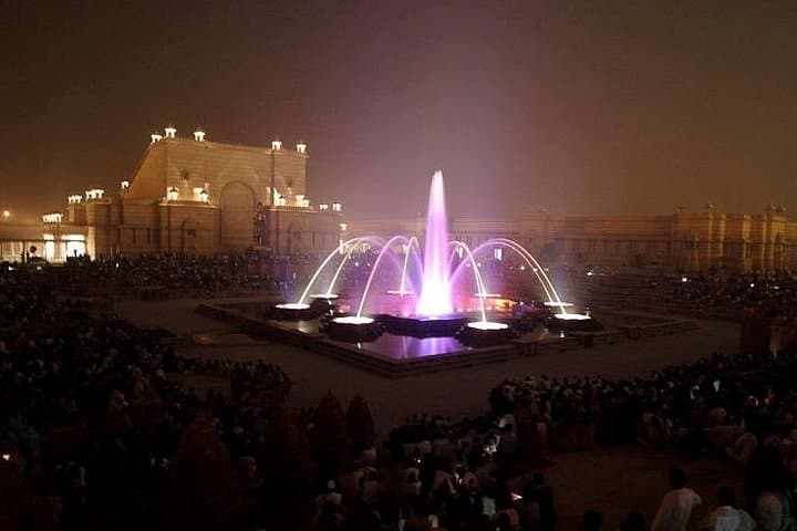 Delhi's Grand Temples: Private Day Tour to Lotus, Lakshmi Narayan & Akshardham photo 3