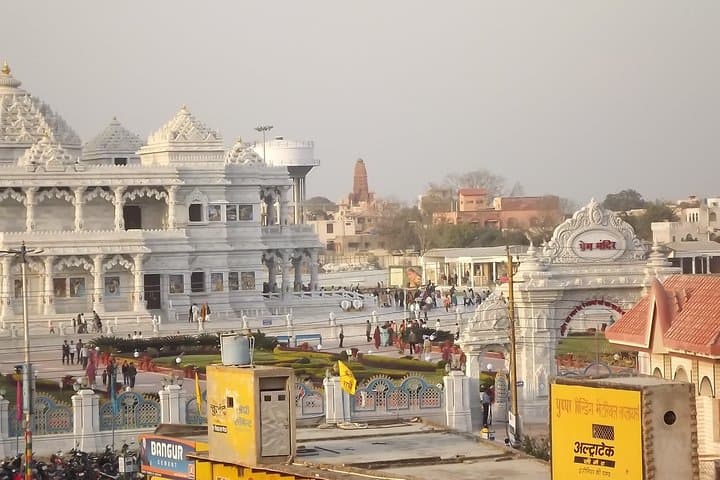Delhi to Vrindavan, Mathura & Agra: Full-Day Taj Mahal and Krishna Pilgrimage Tour photo 5