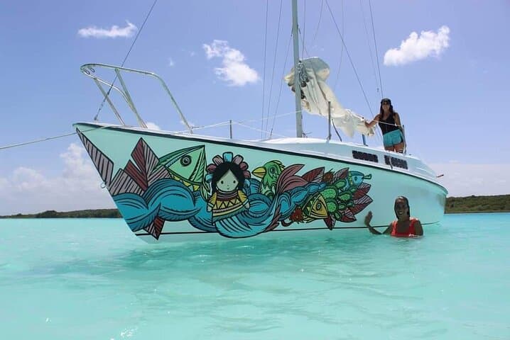Sailing the Laguna de los Siete Colores: Bacalar's Three‑Hour Eco‑Sail
