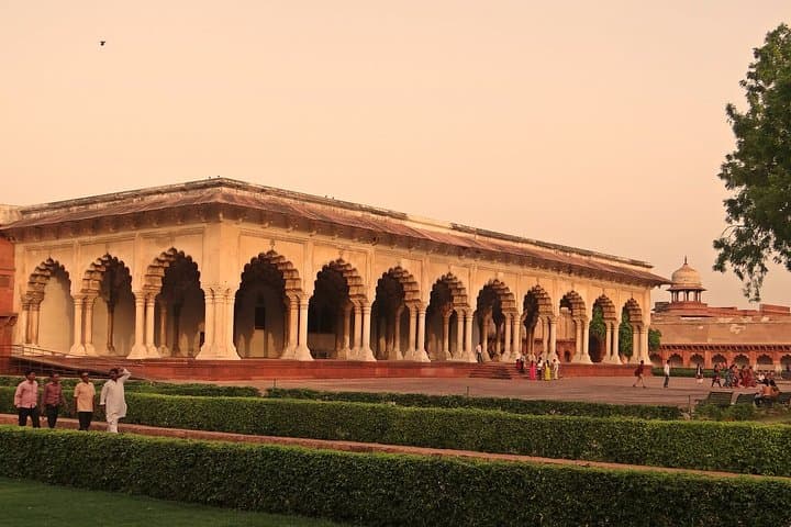 Explore Delhi's Red Fort: Private Guided Tour of Mughal Palaces photo 3