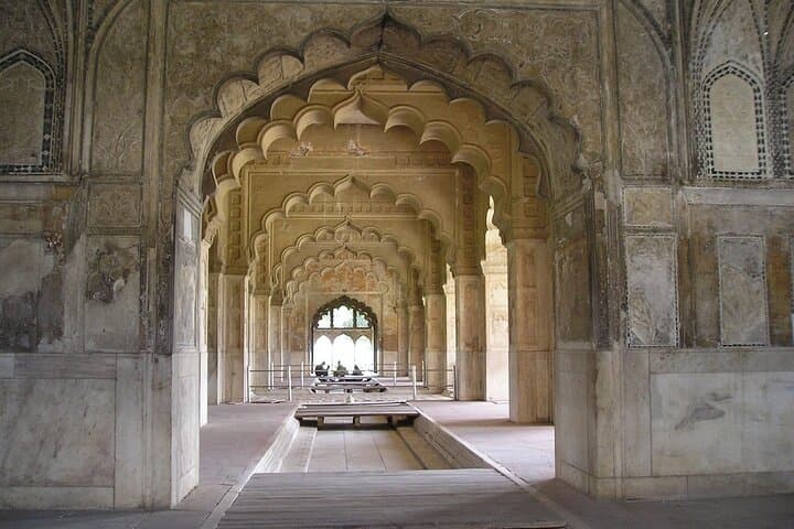 Explore Delhi's Red Fort: Private Guided Tour of Mughal Palaces photo 4