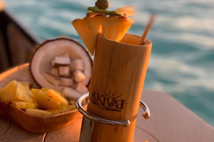 Moorea Sunset Boat Tour: Opunohu Bay, Rays & Sharks at Golden Hour