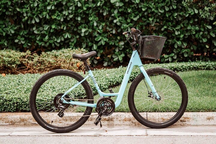 Full-Day Bicycle Rental in Naples: Explore Tin City and Downtown
