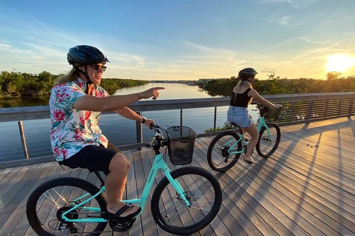 Full-Day Bicycle Rental in Naples: Explore Tin City and Downtown photo 5