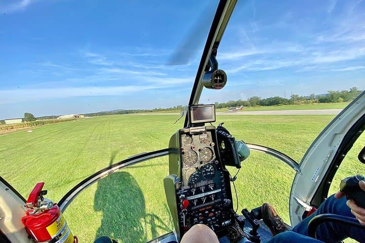 Vienna Helicopter Tour: 20-Minute Scenic Flight Over the Danube, Castles & Wetlands photo 2