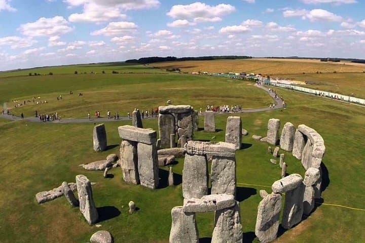 Private Stonehenge Trip with Hotel Pickup: Quiet Visit from London photo 2