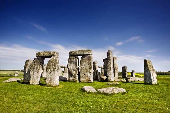 Private Stonehenge Trip with Hotel Pickup: Quiet Visit from London