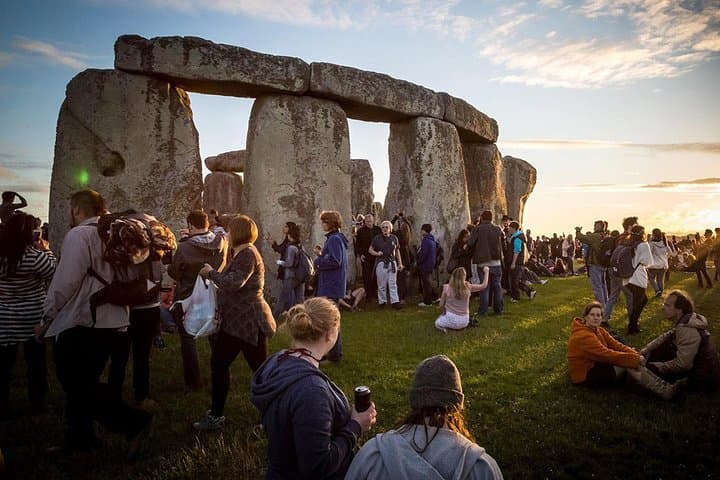 Private Stonehenge Trip with Hotel Pickup: Quiet Visit from London photo 3