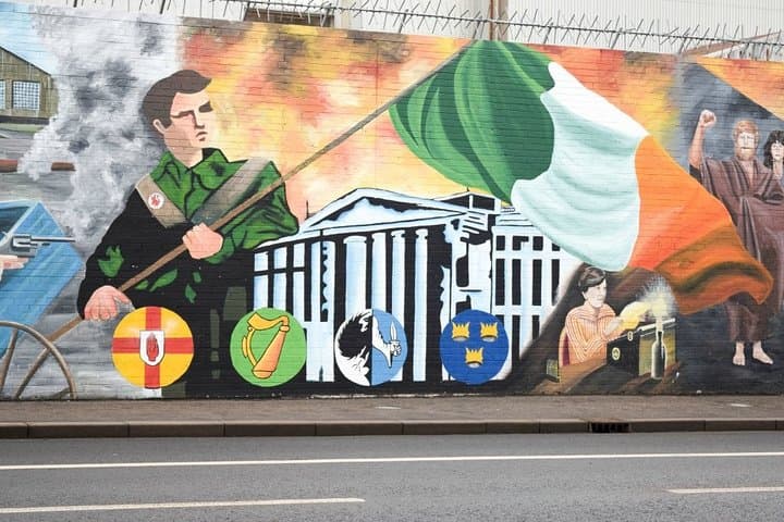 Belfast Political Mural Taxi Tour: Guided History of the Falls, Shankill & Peace Walls photo 3
