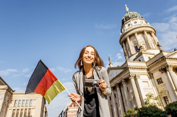 Unlock Berlin: Self-Guided Scavenger Hunt Through the City's Highlights photo 2