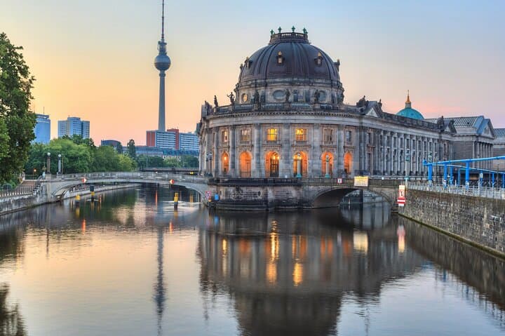 Unlock Berlin: Self-Guided Scavenger Hunt Through the City's Highlights photo 4