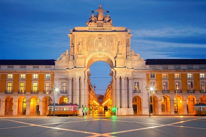 Lisbon Highlights: Self-Guided Scavenger Hunt & Walking Tour photo 3