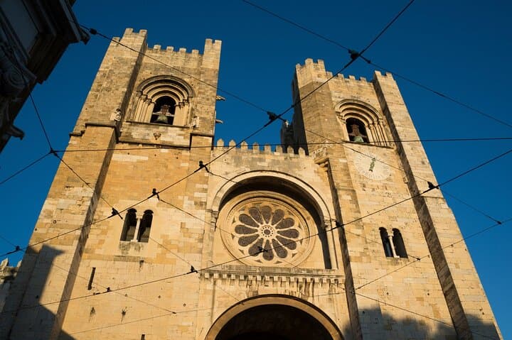 Lisbon Highlights: Self-Guided Scavenger Hunt & Walking Tour photo 5
