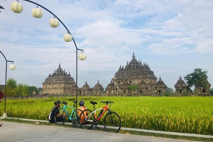 Cycle the Temples of Yogyakarta: Villages, Rice Fields & Temple Stops