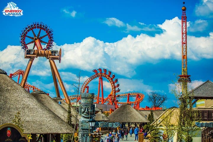 Private Day Trip to Energylandia from Kraków — Full-Day Amusement Park Transfer & Practical Tips photo 3
