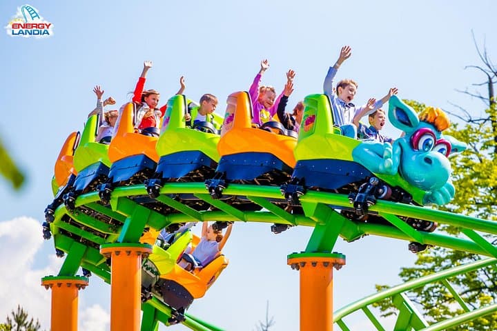 Private Day Trip to Energylandia from Kraków — Full-Day Amusement Park Transfer & Practical Tips photo 4
