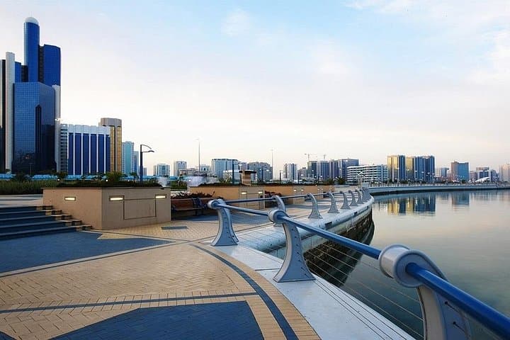 Abu Dhabi City Tour: Sheikh Zayed, Heritage Village & Yas Island in a Day photo 4