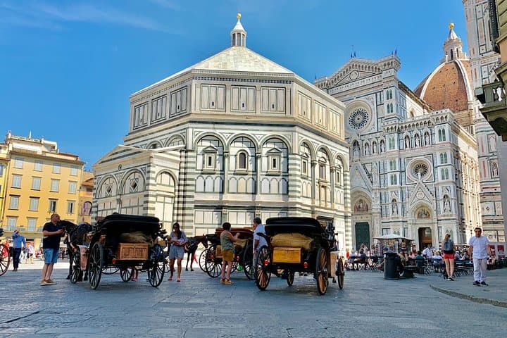 Florence Small-Group Guided Bike Tour — Historic Squares, Ponte Vecchio & Michelangelo Views photo 3
