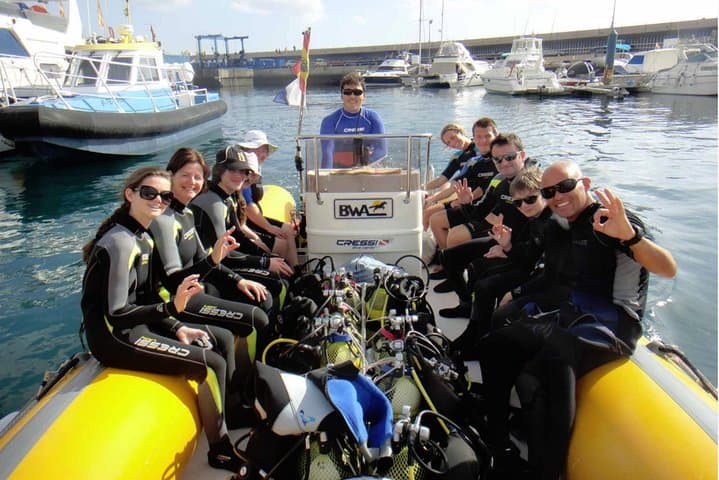 Discover Tenerife: Beginner Scuba Diving by Boat from Puerto Colón photo 5