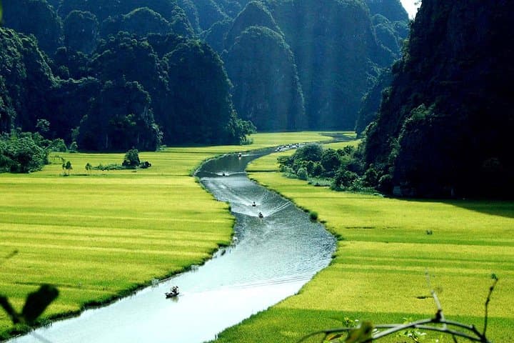 Hoa Lu & Tam Coc Day Trip: Ancient Temples, Sampans and Countryside Cycling photo 5