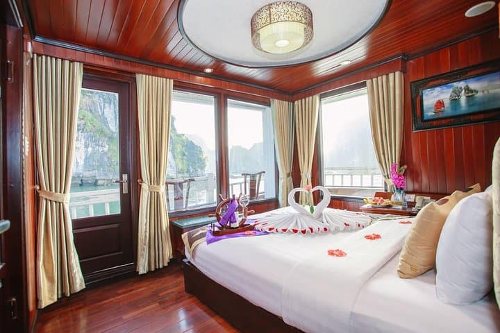 Halong Bay 2-Day, 1-Night Viola Cruise — 4-Star Bai Tu Long Overnight photo 3