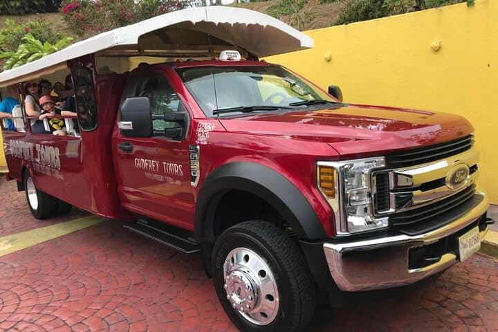 Private Customized Tour in St Thomas: Beaches, Lookouts & Duty-Free Charlotte Amalie