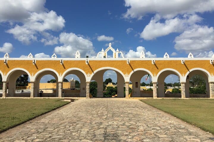 Izamal: Climb Kinich Kakmó, Explore the Yellow City & Meet a Mayan Master Artisan photo 4