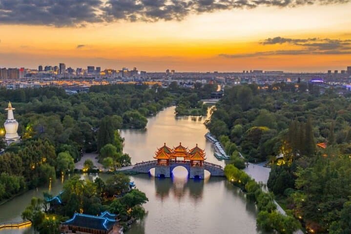 Private Yangzhou Day Trip from Shanghai — Slender West Lake, Daming Temple & Geyuan Garden photo 3