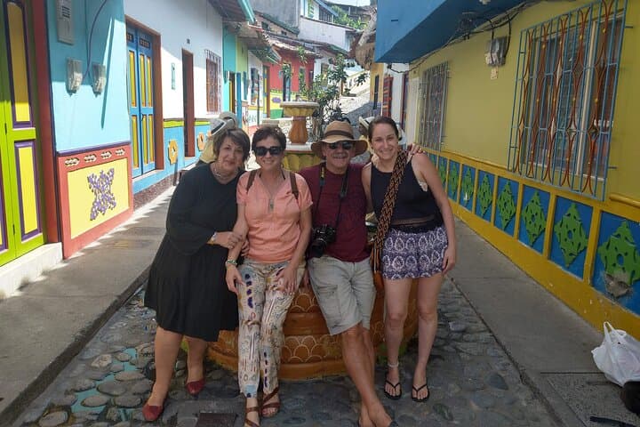 Climb El Peñol and Explore Colorful Guatapé: Day Tour from Medellín photo 4
