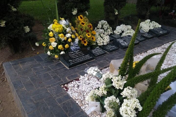 Medellín Escobar Tour: A Factual Walk Through Places and History photo 6