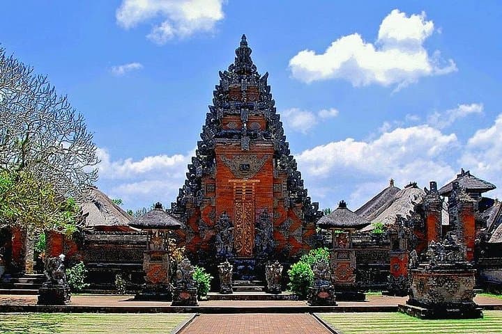 Full-Day Private Cultural Bali Tour from Ubud: Temples, Rice Terraces & Waterfalls photo 2