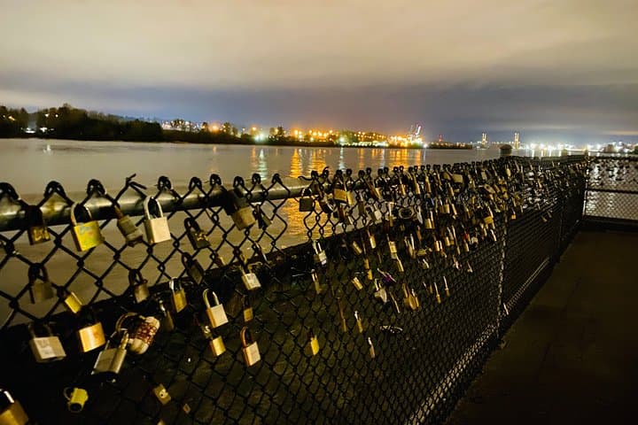 Half-Day Romantic Vancouver City Tour for Couples - Private Sightseeing & Sunset photo 4