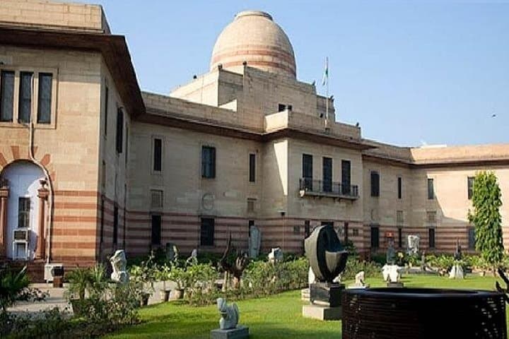 Half-Day New Delhi Highlights Tour — Connaught Place, Bangla Sahib & India Gate photo 3