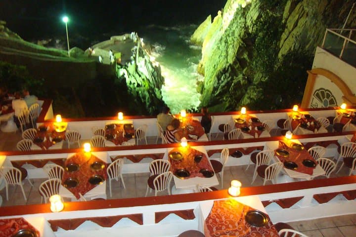 Acapulco Cliff Divers at Night: Dinner, High-Dive Rituals & La Quebrada Views photo 3