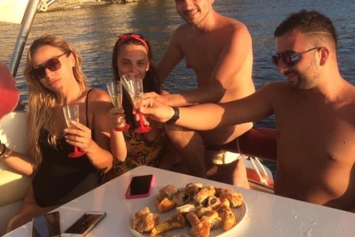 Syracuse Private Boat Tour with Prosecco: Ortigia & Sea Caves Aperitif photo 2