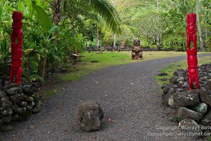 Half-Day Private Tahiti Island Tour: Waterfalls, Grottoes & Point Venus photo 3