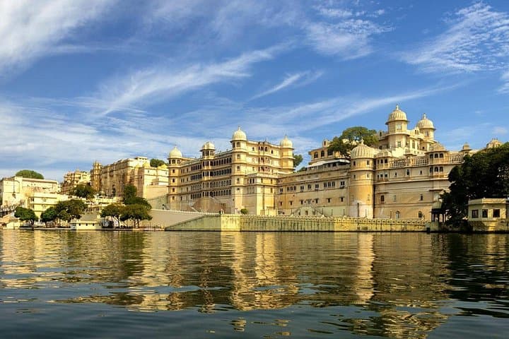 Udaipur Day Tour: City Palace, Lake Pichola & Cultural Highlights photo 2
