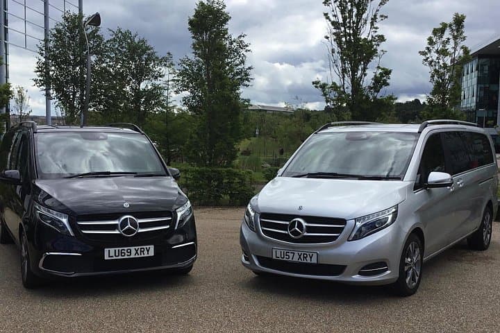 Private Mercedes Minivan Transfer: Glasgow Airport to City — Comfortable 60-Min Ride photo 1