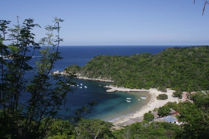 Explore Huatulco: Private City Tour with Mezcal Tasting & Local Crafts photo 4