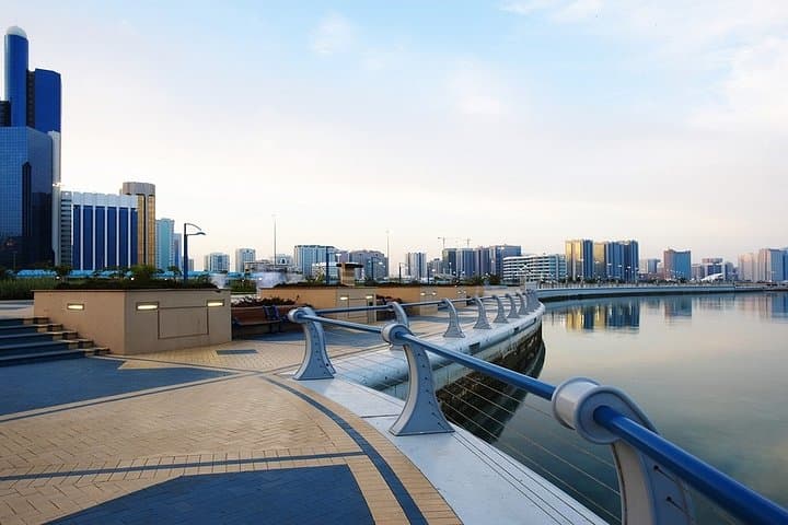 Abu Dhabi City Tour with Warner Bros. World: Sheikh Zayed, Corniche & Theme Park Access photo 5